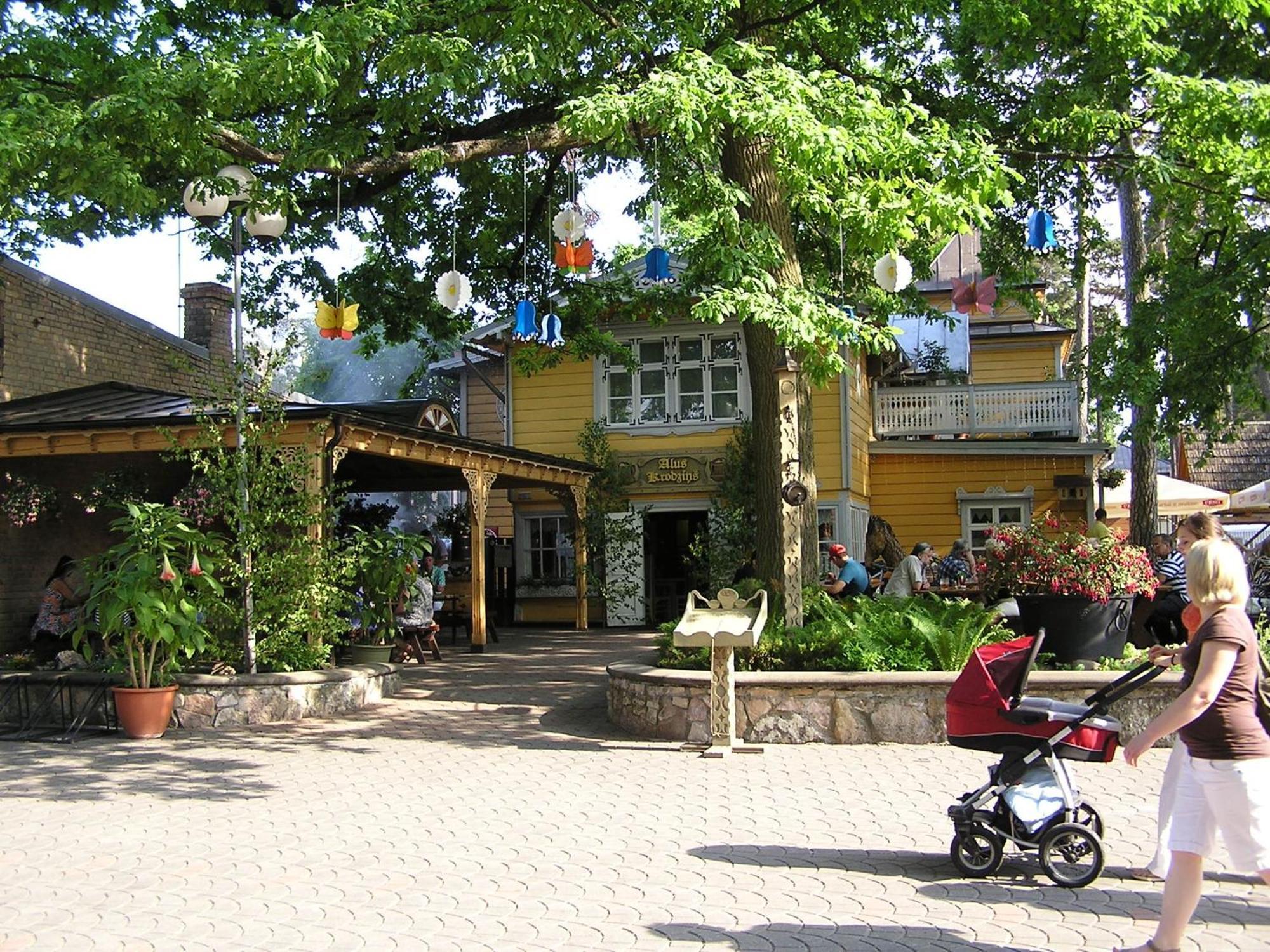 Hotel Majoru Promenade Jūrkalne Esterno foto